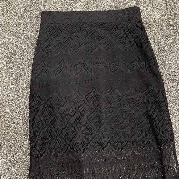 Bebe Skirt - Picture 2 of 2